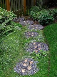 Kies Zum Gestalten Runder Trittsteine Verwenden Trittsteine Garten Kieselmosaik Gartensteine