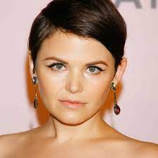 Voici quelques photos de coloration coupe courte pour visage rond afin de vous donner des idées de couleur pour vos cheveux. 15 Meilleures Idees De Coupe Courte Pour Visage Rond Coiffures Zenidees