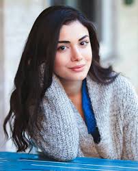 Pin By Sehar On Ozge Yagiz In 2020 Beauty Girl Turkish Women Beautiful Turkish Beauty