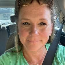 Stephanie Phipps's Instagram, Twitter & Facebook