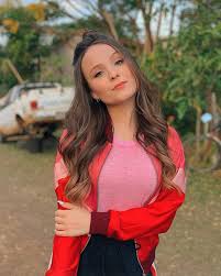 Larissa manoela bio, height, wiki, age, family, affairs & net worth. Pin Em Larissa Manoela
