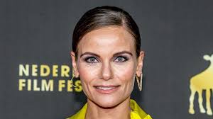 Angela Schijf stelt Flikken Maastricht-fans gerust over nieuw kapsel Eva