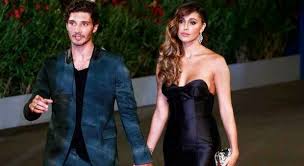 Ora è la stessa showgirl, con un video su instagram, a confermare che le cose tra i due non vanno più bene. Stefano De Martino Belen Rodriguez The Real Reason For The End Of The Love Story With Belen Archyde