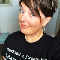 Aimee Darling's Instagram, Twitter & Facebook