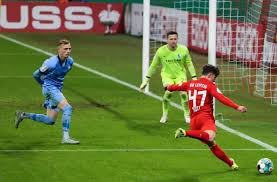 Gegen borussia mönchengladbach spielte rb leipzig um den anschluss an die bayern. Dfb Pokal Leipzig Wolfsburg Monchengladbach Und Regensburg Im Viertelfinale Fussball Stuttgarter Nachrichten