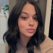 Need help! This client messages me 6 days after her lash fill saying her  inners corners were gone. I said I could do a mini fill for her