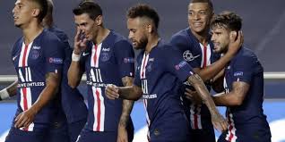 Los últimos cinco minutos de la roja fueron de mucha desorientación, pero apareció la figura del cuadro nacional para, con dos achiques y una volada hacia su derecha, impedir las nuevas conquistas. Final Champions League Alineacion Titular Que Tendria Psg Vs Bayern Munich 2020 Champions League Futbolred