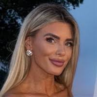 Erin Godinez's Instagram, Twitter & Facebook