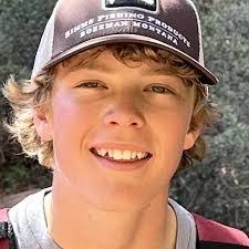 Ethan Wooldridge's Instagram, Twitter & Facebook