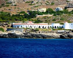 Port f.pitoresc, restaurant (nireus) pe chei cu mesele asezate la buza lui, asa incat puteai hrani pestii. Locuri Interesante Pe Rhodos Insula Rhodes AtracÈ›ii Principale