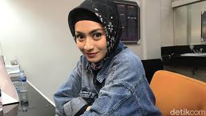 Lalu, natalie mengungkapkan bukan kali ini saja sendiri. Nathalie Holscher Akui Salah Cabut Dari Istana Sule Minta Jangan Dibahas Lagi