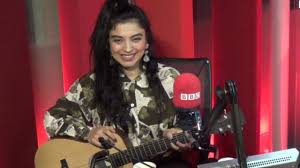 Stream songs including que se sepa nuestro amor editors' notes mon laferte's theatrical, romantic pop is a ravishing affair. Mon Laferte Hacer Musica Cebolla Es Como Mi Revancha Bbc News Mundo