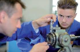 Tiroler Lehrlingsführer 2023/24 by TARGET GROUP Publishing GmbH