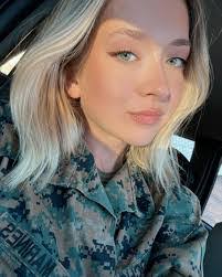 Veronica Carroll's Instagram, Twitter & Facebook