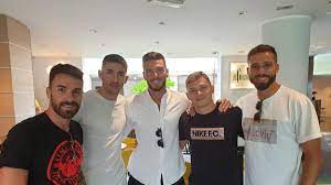 Vita privata, moglie, figli e curiosità. Barella Ultimo Saluto Al Cagliari Pranzo Con Gli Ex Compagni A Milano La Gazzetta Dello Sport