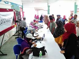 Semakan daftar pemilih boleh juga dibuat online melalui applikasi myspr semak. Berita Harian A Twitter Orang Ramai Mula Melakukan Semakan Daftar Di Kaunter Semakan Daftar Pemilih Sebelum Mengundi Di Sekolah Rendah Agama Sungai Kandis Pada Pilihanraya Kecil N49 Dun Sungai Kandis Foto