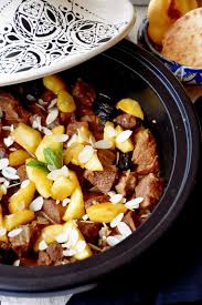 La cocina tradicional de marruecos cuenta con gran diversidad de platos e ingredientes. Tajine De Ternera Con Manzana Y Ciruelas Pan Batbout Pan Marroqui Chez Silvia