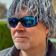 Magnifying glass focus photos — Glass