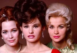 Linda Kaye's Instagram, Twitter & Facebook