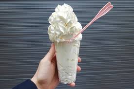 超インパクト snsで話題のインスタ映えスイーツ 生クリームパラダイス を食べてみた 北海道 パフェ クレープ ハルハル ロケットニュース24 インスタ映え スイーツ スイーツ パフェ