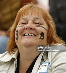 897 Elizabeth Walsh Photos & High Res Pictures