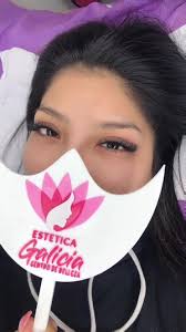 Hermosa Pestaña Volumen Gold y Vista Impresionante