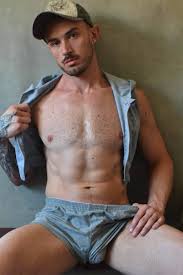 Phoenix Leo | Gay Porn Star Database at WAYBIG