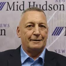 School administrators have no confidence in new superintendent