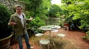 Alors vous allez adorer ces astuces pour que votre jardin paraisse plus grand ! Amenager Une Cour Youtube