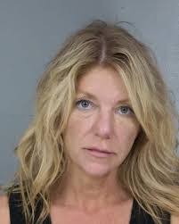 Amber Bedell's Instagram, Twitter & Facebook