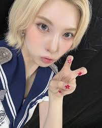 Amanda Henriquez (amandasofiahm8)