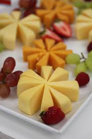 Cheese Flowers And Fruit From Aldi Make A Beautiful Frugal Appetizer Aldiholiday Perfect For Before Dinner Mingling Christmas Party Food Food Appetizers