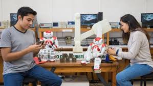 De los nanochips hasta el espacio: la apuesta por la tecnología de la  Universidad del Valle de Guatemala