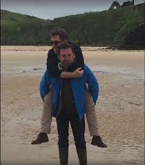 By emma cox for the mail on sunday. Lee Mack And Rob Brydon Having Fun On The Beach Wonder Where David Mitchell Is Maybe Taking The Pic Lee Mack Rob Brydon British Comedy
