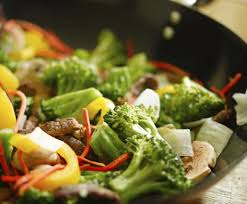 Scopri la corretta alimentazione da seguire durante i primi sei mesi del bambino per evitare le famigerate coliche! Alimentazione Corretta Durante L Allattamento Cibi Vietati E Permessi