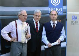 Todas las radios de chile además de radio bio bio están en este sitio , el sitio de las radios online chilenas. File 08 05 2013 Entrevista En Radio Bio Bio 8725768505 Jpg Wikimedia Commons