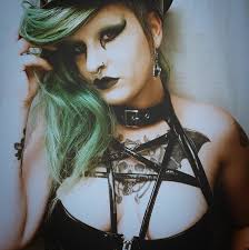 Rachel Silver Raven Moon Modelling