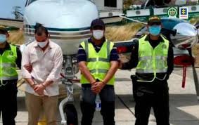 La comediante colombiana conquistó al público de la quinta vergara y justamente su esposo es quien azcárate nombra habitualmente cuando, en su rutina, habla de contraer matrimonio con alguien poco indicado. Investigan Hallazgo De Cocaina En Avioneta De Esposo De Alejandra Azcarate