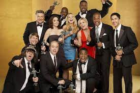 30 Rock Cast Reunite For Hour Long Special On Nbc 30 Rock Tina Fey Katrina Bowden