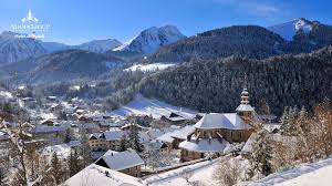 Village Montagnard Station De Ski Au Coeur Des Alpes Du Nord Thollon Les Memises Station De Ski Beaux Villages