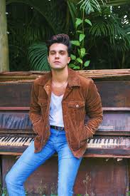 Já disponível para download na marizolanews o novo single morena da autoria de luan santana, uma musica pertencente ao gênero pop, . Luan Santana On Twitter