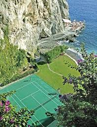 12 Spectacular Tennis Courts Around The World Tennis Tennis Court Resort