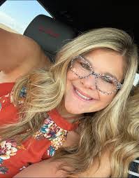 Amber Engle's Instagram, Twitter & Facebook