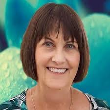 Elaine Roark's Instagram, Twitter & Facebook