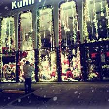 Kuhn S Florist Always Loved The Holiday Window Display Holiday Window Display Christmas Display Christmas Window Display
