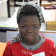 Mobile eye clinic at the gateway to the desert