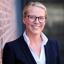 Kara Keating's Instagram, Twitter & Facebook