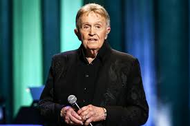 Flesh of the Gods, Elizabeth Olsen si unisce a Kristen Stewart e Oscar  Isaac in un