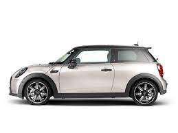 For a little more oomph, look for the mini cooper s and its 2.0l turbocharged engine producing a satisfying 189 horsepower. Mini Dubai