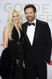 Find sarah knappik news, videos, and pictures here. Promi Paare 2016 Diese Stars Sind Vergeben Glucklich Verliebt Parchen Sarah Knappik